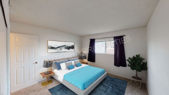 Building Photo - Large 3 Bedroom Townhome!