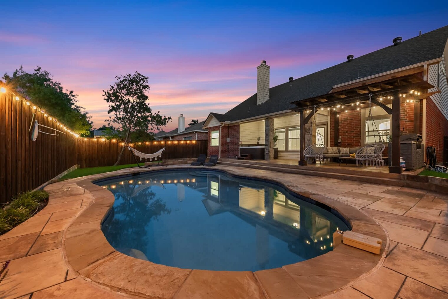 Building Photo - 320 Timbercreek Ct