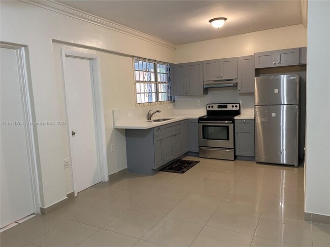 Primary Photo - 1121 NE 160th Terrace