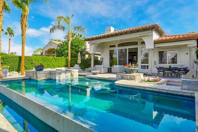 Building Photo - 48275 Vista Calico