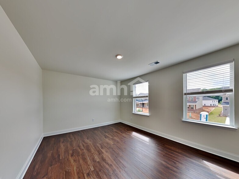 Building Photo - 839 Carnaby Ln