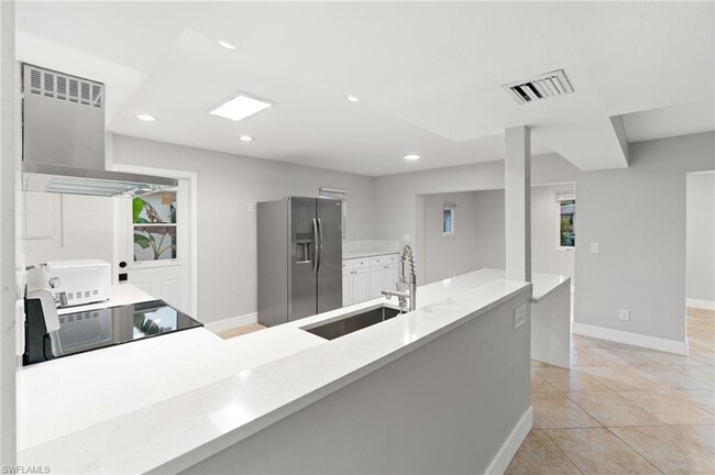 Building Photo - 3 Kings Rd