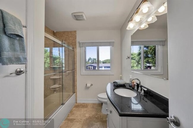 Building Photo - 1771 NE 35th St