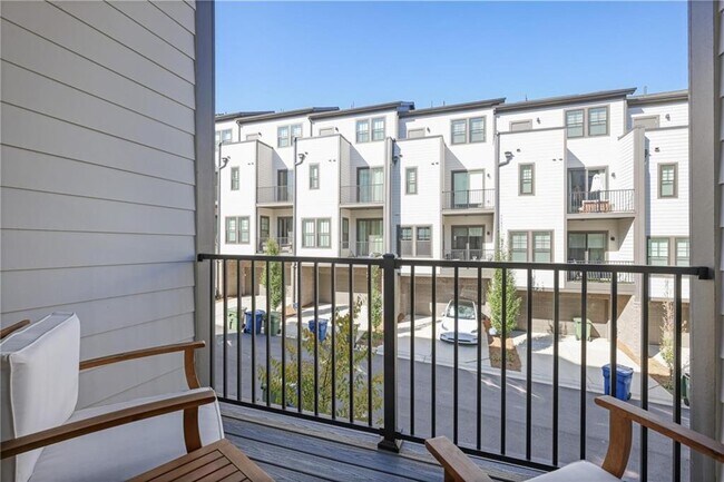Building Photo - 1332 Booth Ave NW