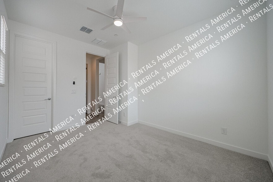 Building Photo - 11985 Calle de Pompas W