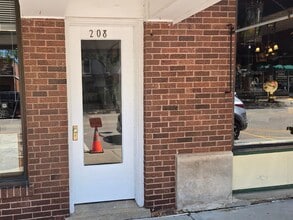 Building Photo - 208 S Main St