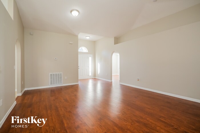 Building Photo - 208 King Arthur Ct