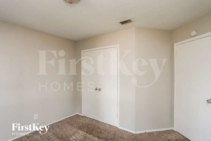 Building Photo - 4368 Saugus Dr