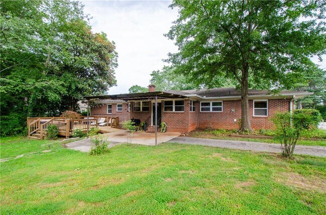 Building Photo - 5122 Lavista Rd