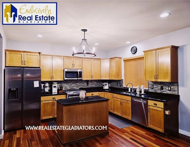 Building Photo - 4 Bed 2.5 Bath in River King Estates - Dog...