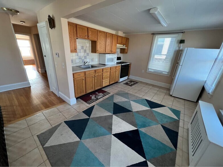 Building Photo - 125 W High St