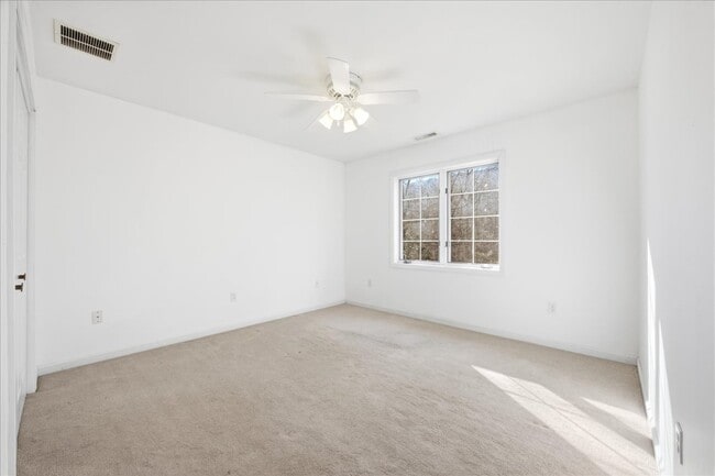 Building Photo - 48 Blue Hills Dr