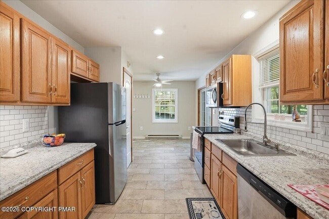 Building Photo - 12 Rockway Ct