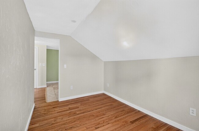 Building Photo - 57 Linden Ave