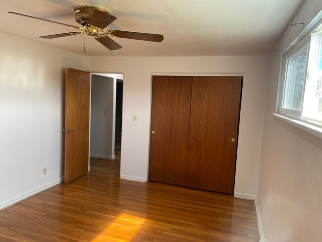 Building Photo - 2516 W Newman Pkwy