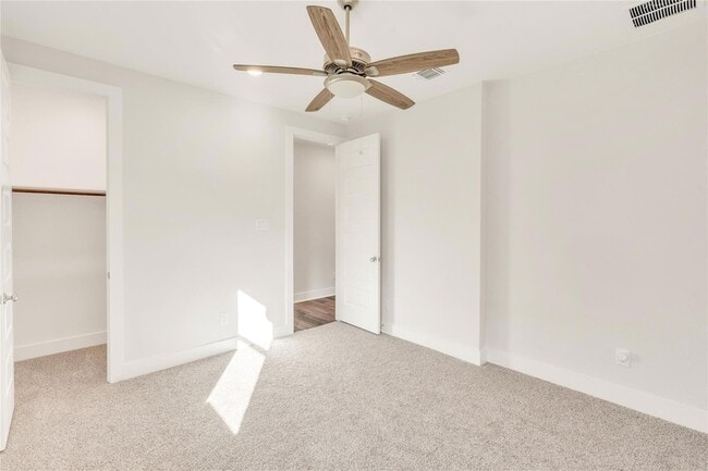 Building Photo - 2216 Bellisa Vis Dr