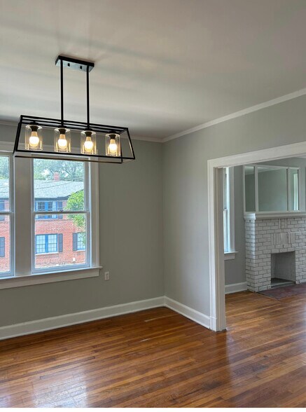 Dining room / living room - 768 Acosta St