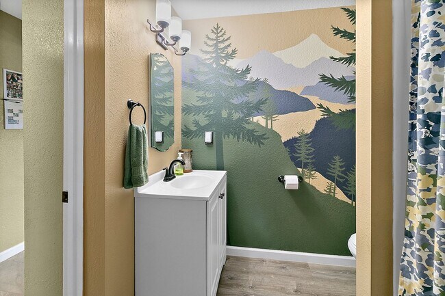 Building Photo - Lakeside Living in Lacey's Lake Forest Nei...