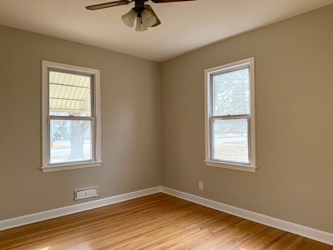 Building Photo - THREE BEDROOM SINGLE-FAMILY HOME WITH ACREAGE!