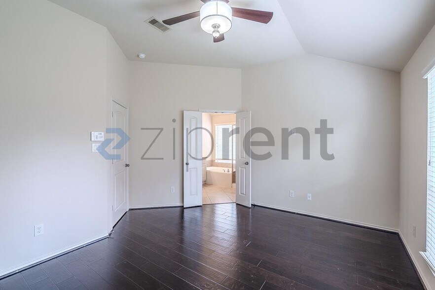 Building Photo - 2943 Fair Chase Dr