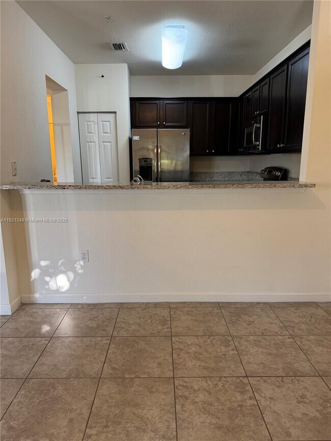 Building Photo - 10600 NW 88th St