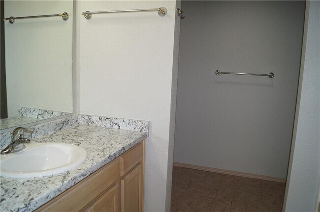 Building Photo - 67 Dakota Trail