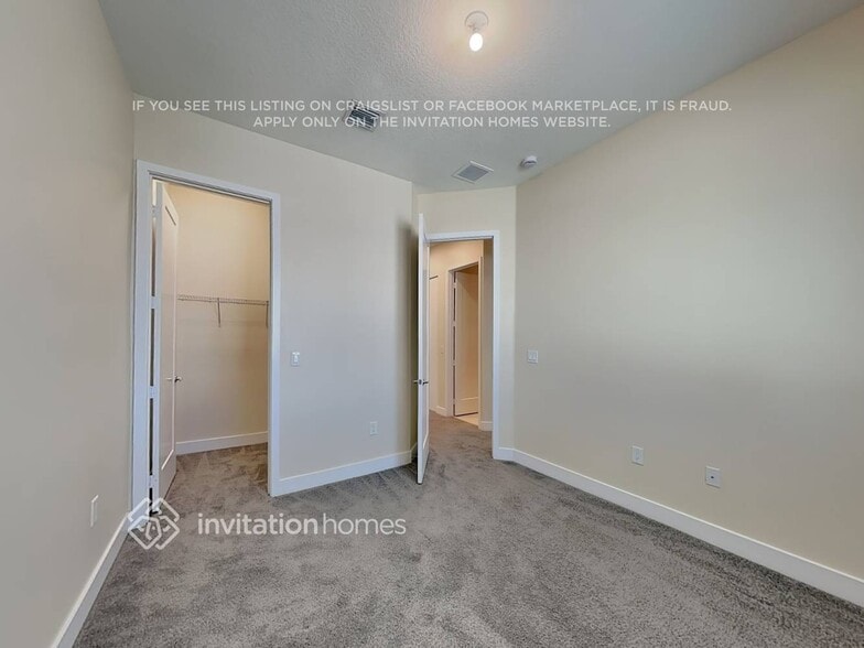 Building Photo - 6450 NW 103rd Pl