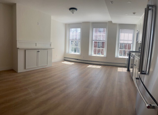 Building Photo - 3 State St