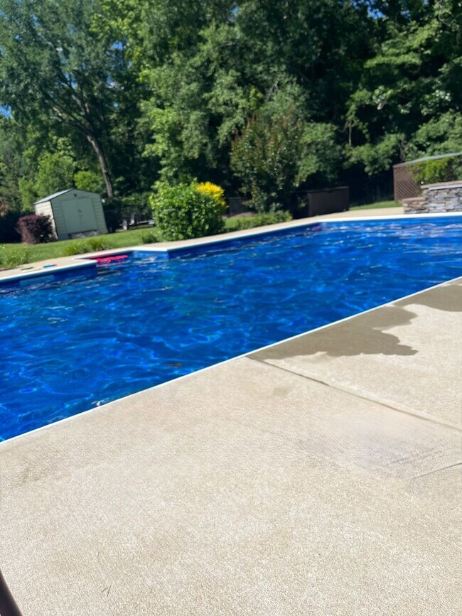 Building Photo - Home for Rent in Lake Forest in Millbrook