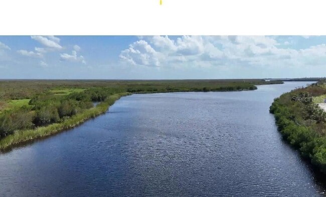 Building Photo - 7949 Lakes Edge Ln