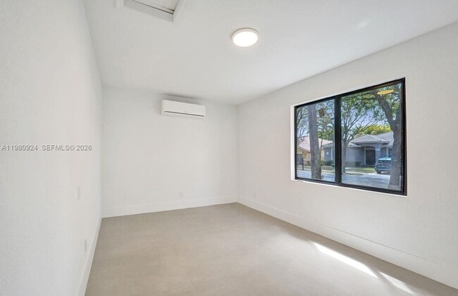 Building Photo - 4100 E Gardenia Ave