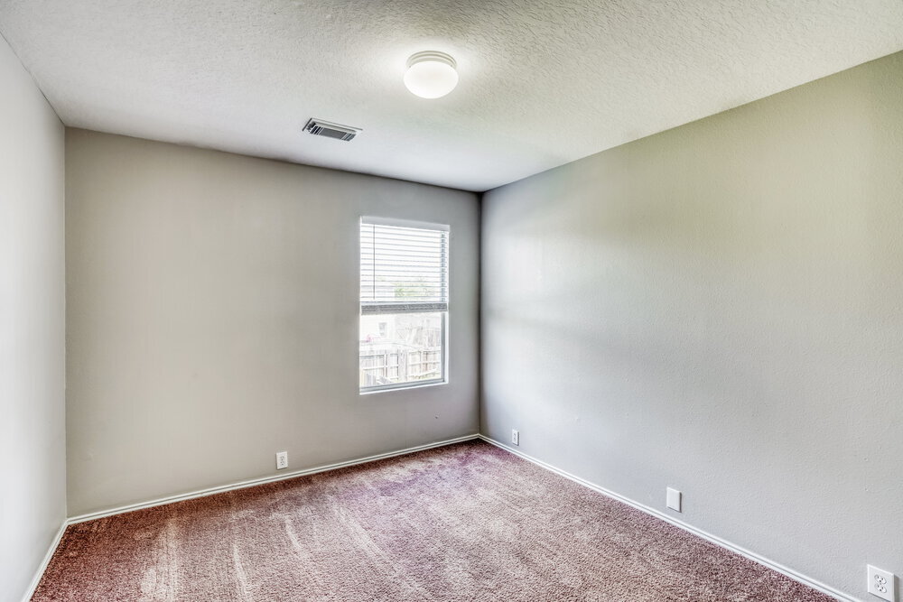 Building Photo - 914 Eagles Glide Dr