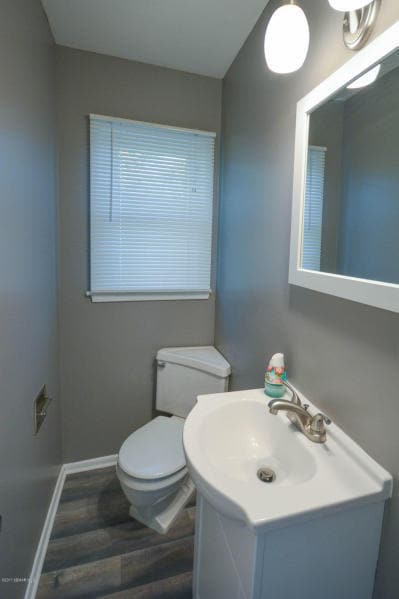 Building Photo - Cape Cod style home - completely updated throughout!