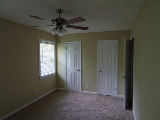 Building Photo - 6022 Gallant Ln