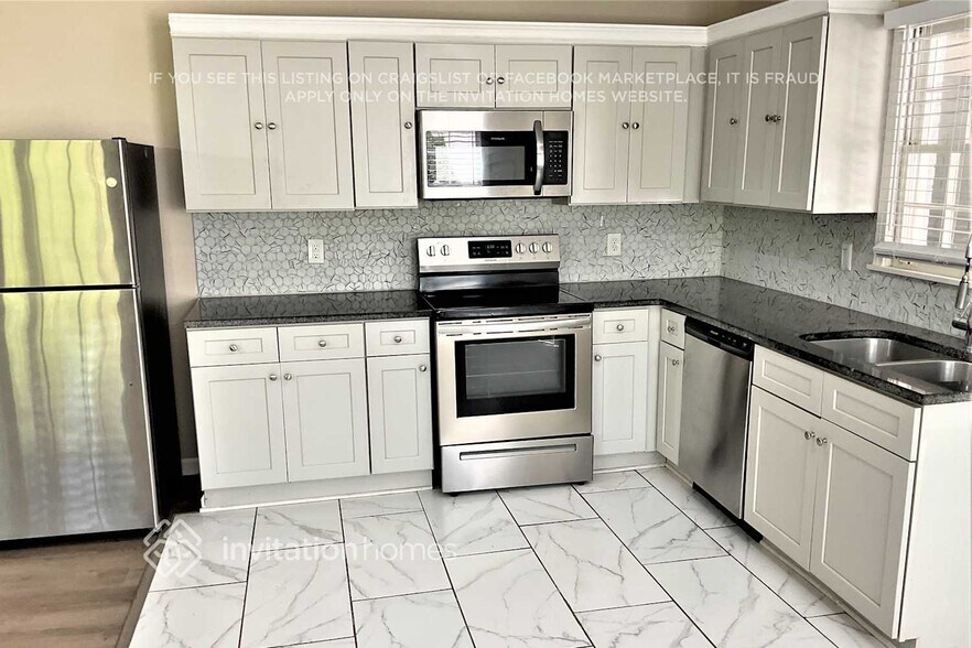 Building Photo - 2372 Oakridge Ct
