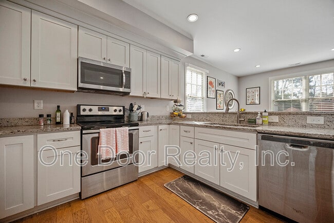 Building Photo - 805B Lafayette Street