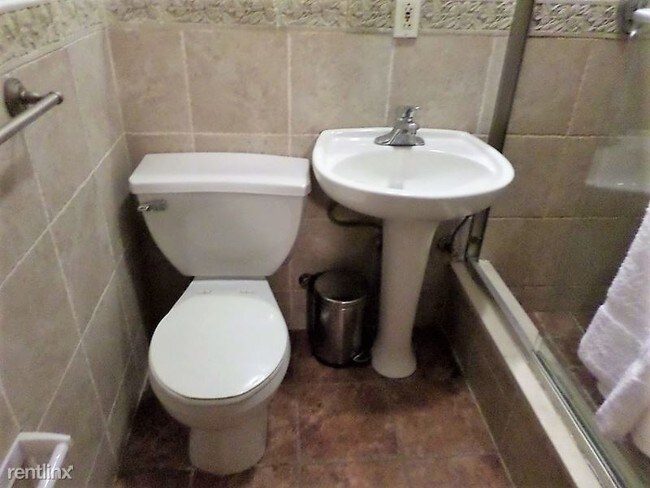 Building Photo - 209 Park Ave