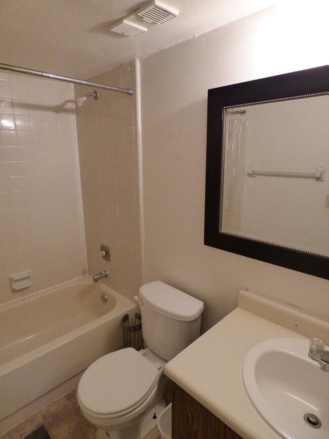 Building Photo - 12123 Napiers Cir