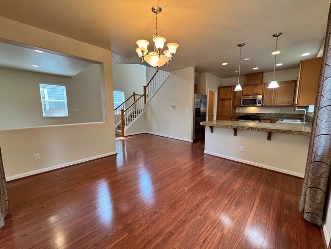 Building Photo - FOR RENT - SUPER CLEAN 4 BEDROOM, 2.5 BATH...
