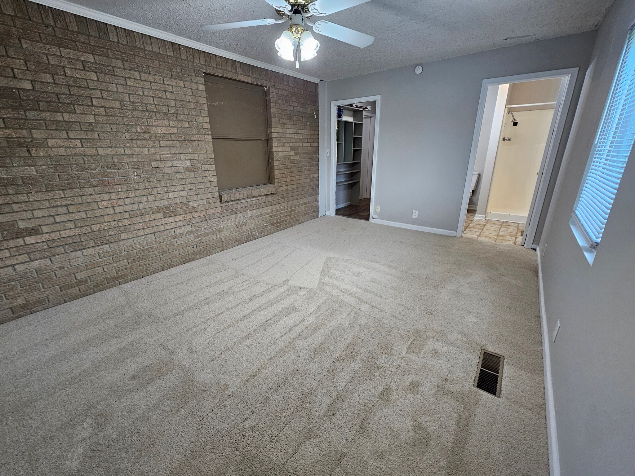 Building Photo - 103 Cedarwood Ct