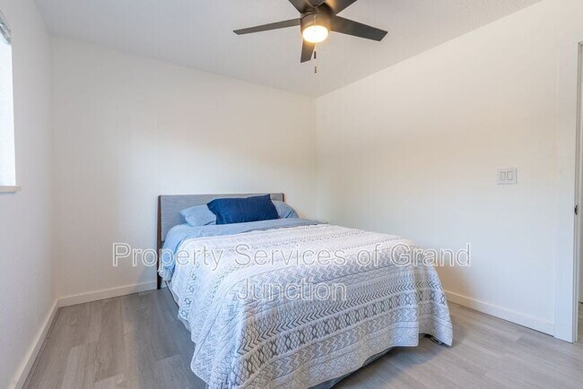 Building Photo - 3238-D 1/4 D 1/4 Rd