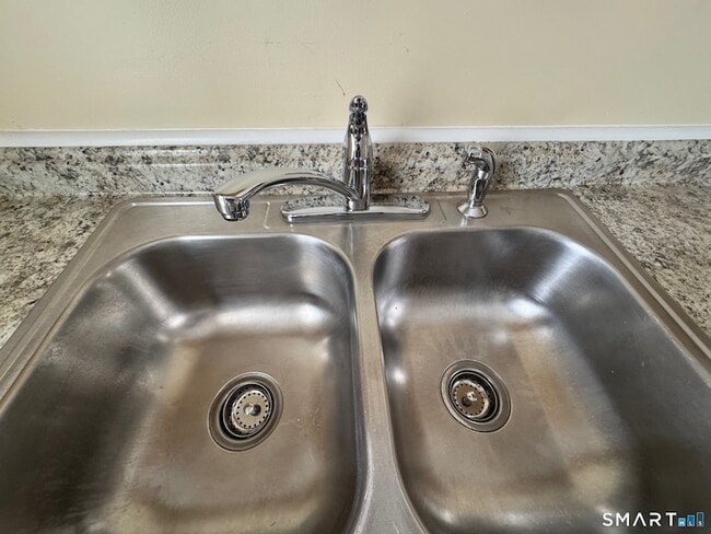 Building Photo - 303 Millville Ave