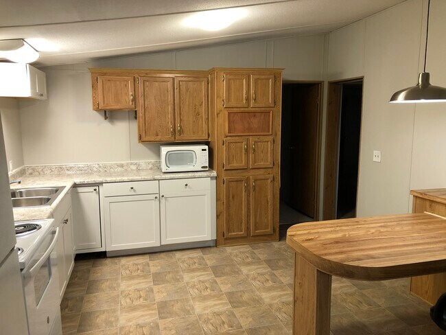 Building Photo - 2526 Fox Hill Ct
