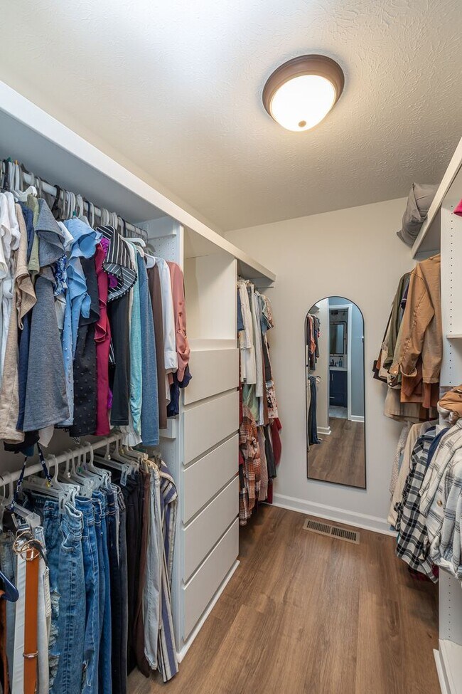 Building Photo - Gorgeous home for rent in very desirable M...