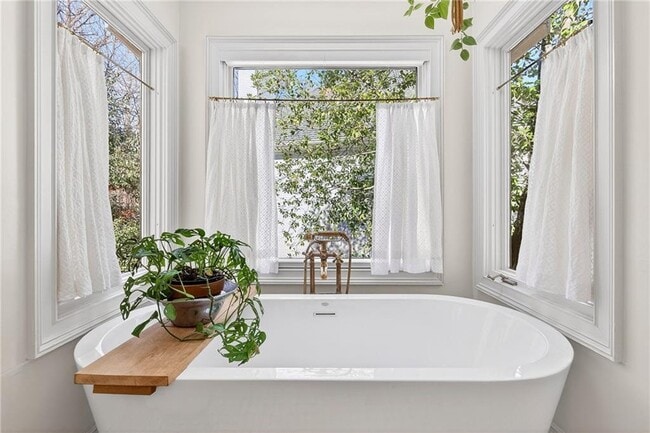 Building Photo - 3642 Mayfair Rd NE