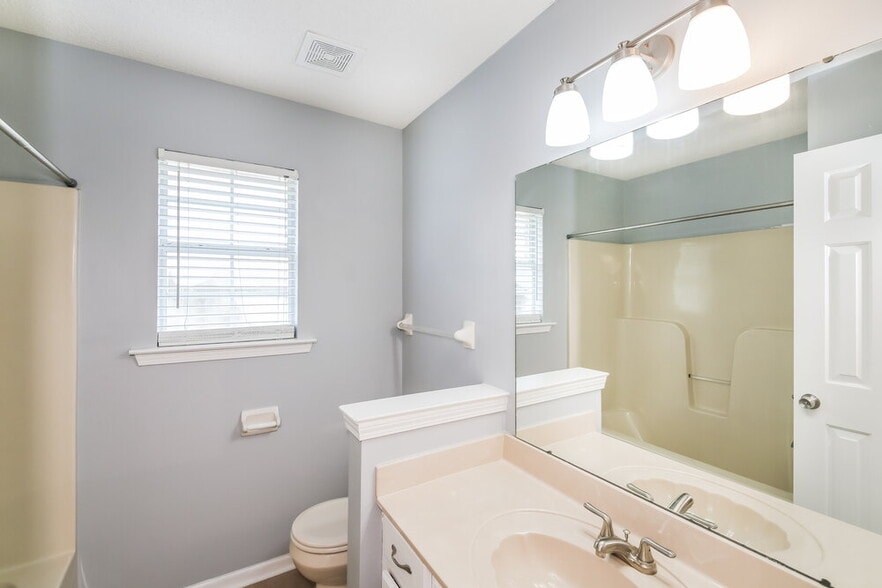 Building Photo - 11203 Cashmere Wood Dr
