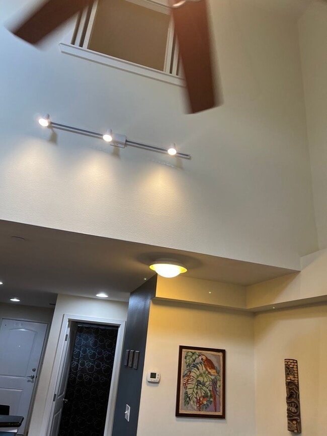 Building Photo - Top-Floor Ocean View Condo Across from the Beach | Furnished 2BR + Central A/C