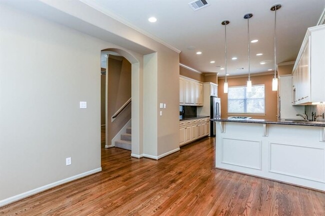 Building Photo - Stylish 3-Bedroom Home in Prime Houston Location!