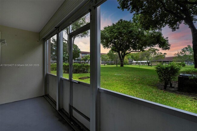 Building Photo - 800 SW 131st Ave