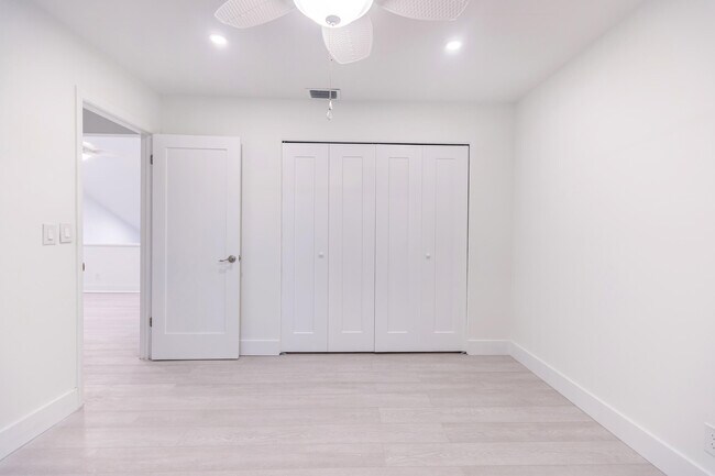 Building Photo - 7860 Stanway Pl